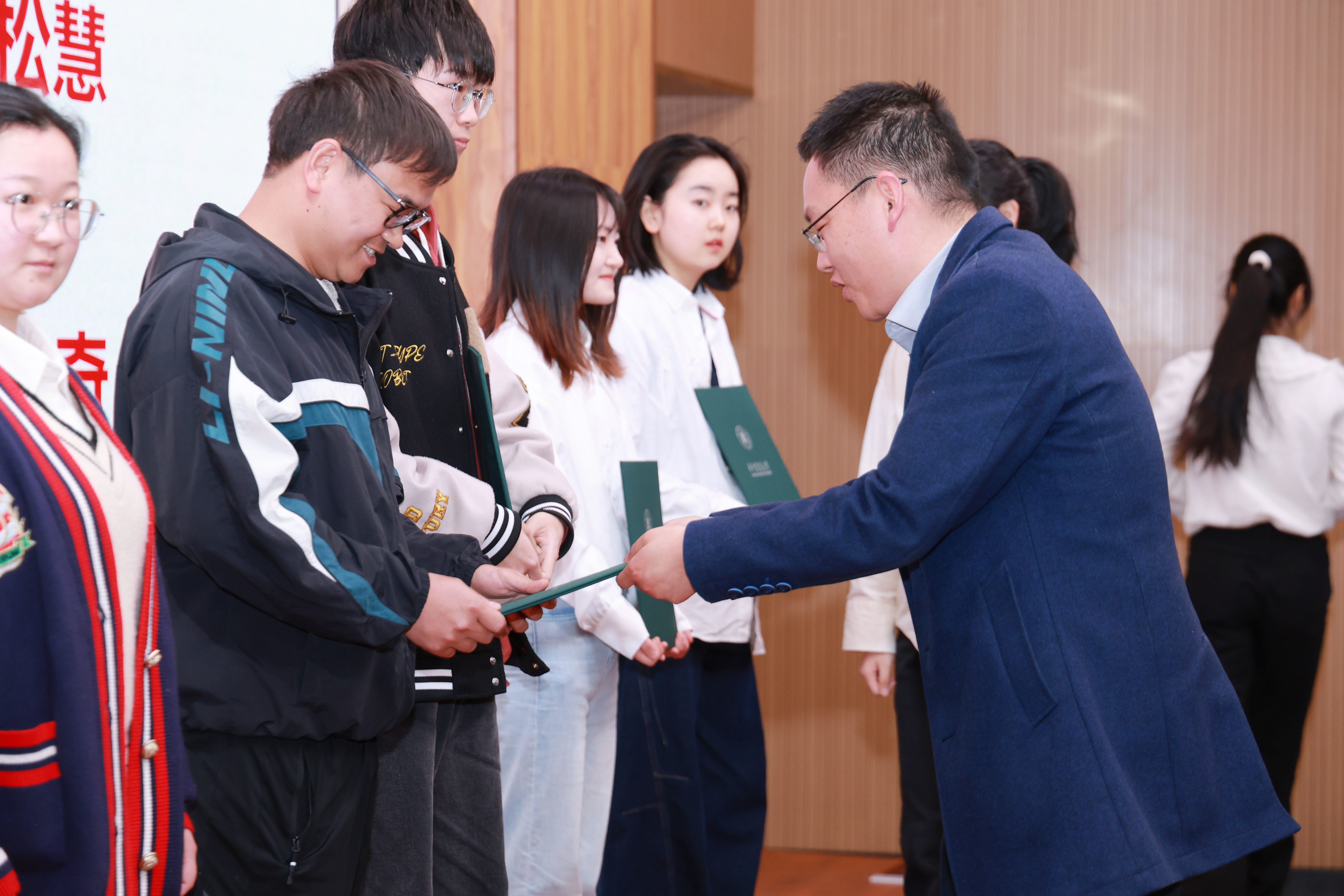 AG恒峰天行健奖学金颁奖特辑 | 以科技守护碧水，育青年创新未来